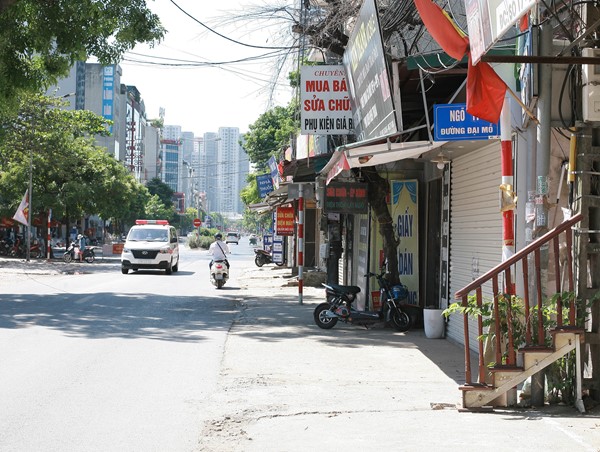 Hàng trăm hộ dân khốn khổ sống ở đường “cứ mưa là ngập”