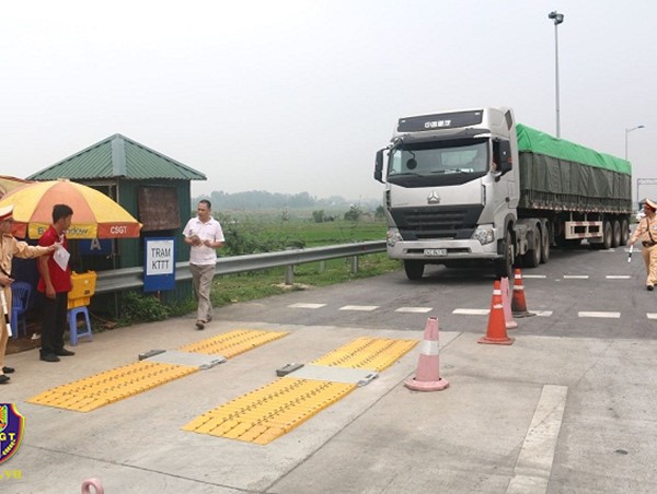 Gần 4.000 trường hợp vi phạm tải trọng bị xử phạt trong 1 tháng