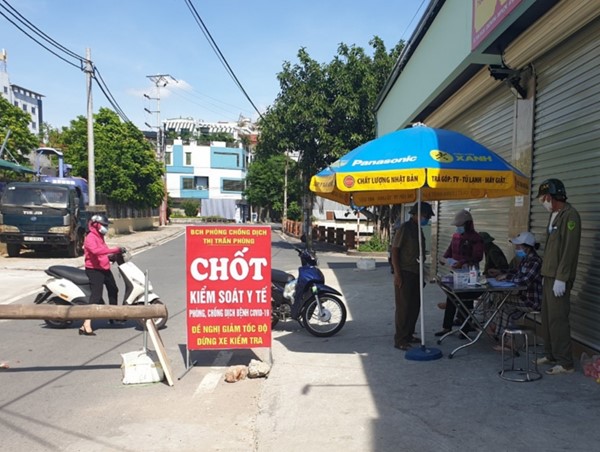 Đan Phượng: Người dân sống tại “vùng xanh” được đi lại trong địa bàn xã