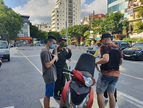 24h: 2.669 phương tiện phải quay đầu tại chốt cửa ngõ trong ngày cuối tuấn