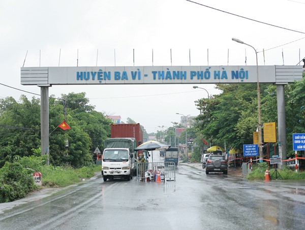 24h: Hà Nội kiểm soát 16.944 phương tiện tại chốt kiểm soát cửa ngõ ngày 24/9