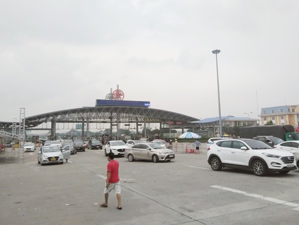 24h: Số người và phương tiện qua chốt kiểm soát cửa ngõ tăng cao