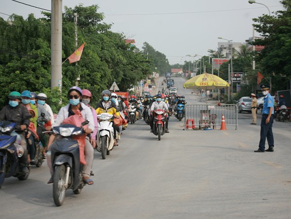 24h: Công an Hà Nội kiểm soát 28.209 lượt người qua chốt