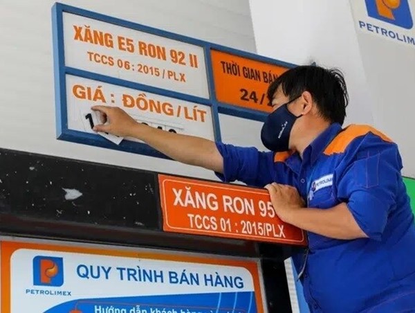 Giá xăng có thể tăng “sốc” đến 2.000 đồng/lít: Chờ đợi Quỹ Bình ổn