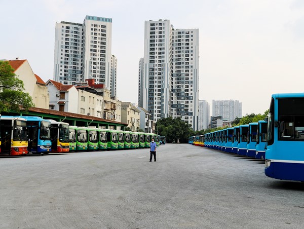 Kiến nghị hoạt động 100% công suất xe buýt vào giờ cao điểm