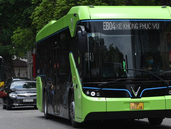 Dự kiến triển khai thí điểm xe buýt điện trên địa bàn Hà Nội từ 2/12