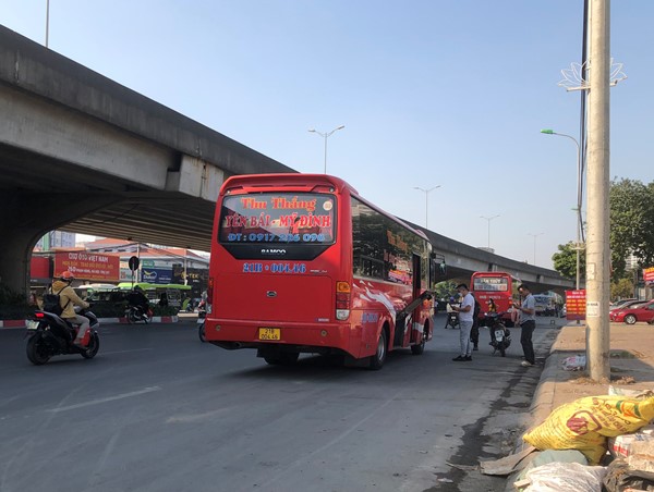 Hà Nội quyết dẹp nạn “xe dù, bến cóc” dịp Tết 2022