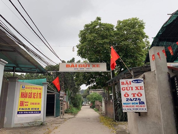 Hà Nội kiểm tra, xử phạt các bãi xe tự phát quanh khu vực sân bay Nội Bài