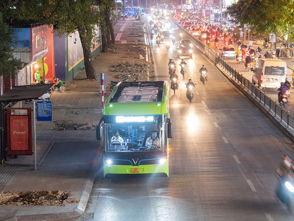 Xe buýt điện: Kỳ vọng tương lai “xanh” cho vận tải hành khách công cộng nội đô
