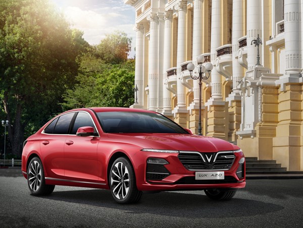 Vinfast công bố chính sách nâng bảo hành lên 10 năm hoặc 200.000km cho dòng xe xăng