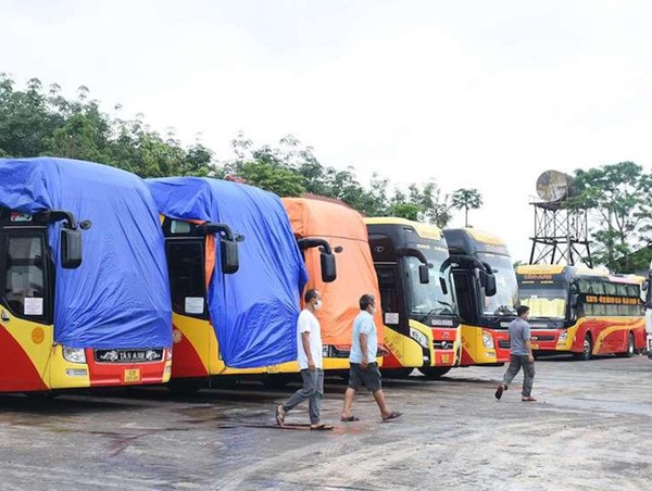 Nghịch lý doanh nghiệp vận tải “thờ ơ” trước bão giá xăng