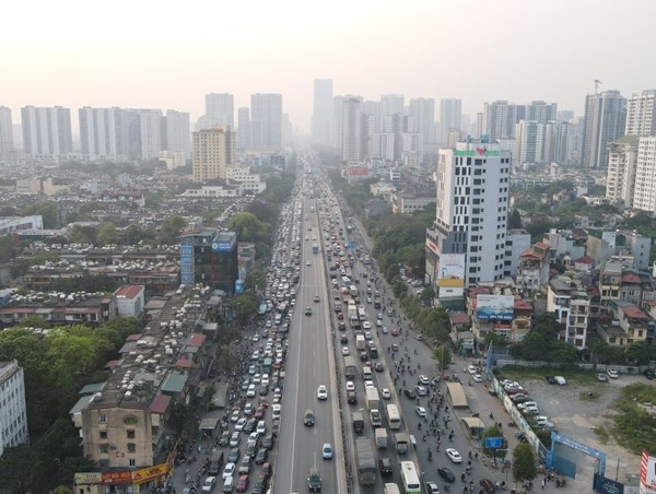 Cửa ngõ Hà Nội đông như nêm trong ngày người dân về nghỉ lễ Giỗ Tổ