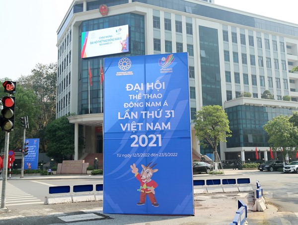 Đường phố Hà Nội rộn ràng không khí SEA games 31