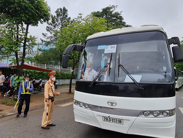 Cần chấm dứt ngay tình trạng trả học sinh giữa đường Trần Vỹ