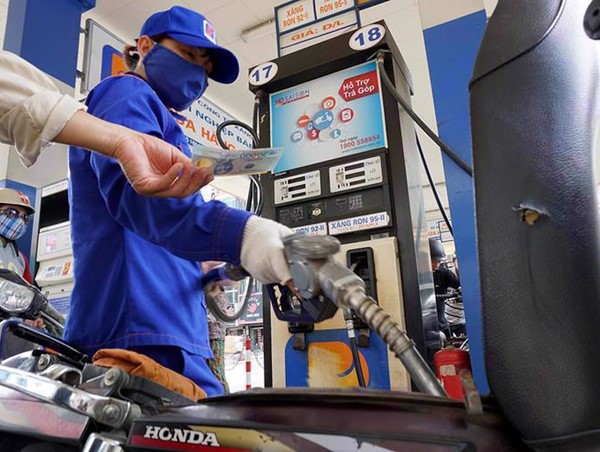 Doanh nghiệp kinh doanh vận tải nói gì khi giá xăng giảm?