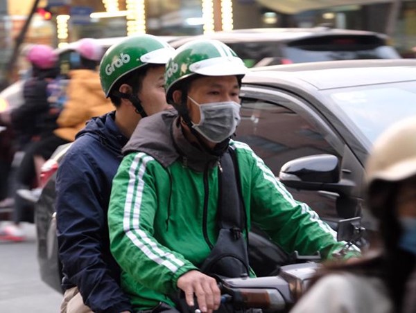 Grab bị yêu cầu làm rõ việc “vẽ” thêm phụ phí