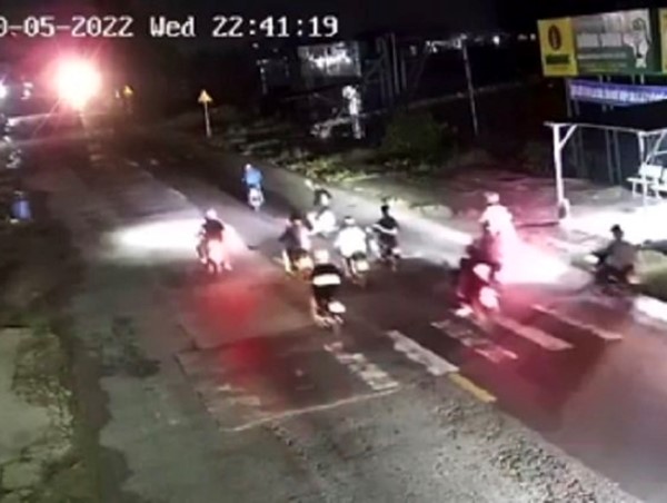CSGT mật phục, bắt giữ thành công nhóm thanh niên đua xe trái phép