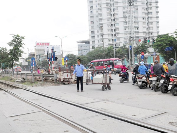 Cảnh báo ATGT đường sắt: Sớm khắc phục những lỗ hổng
