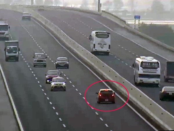 Các lỗi vi phạm trên đường cao tốc và mức xử phạt