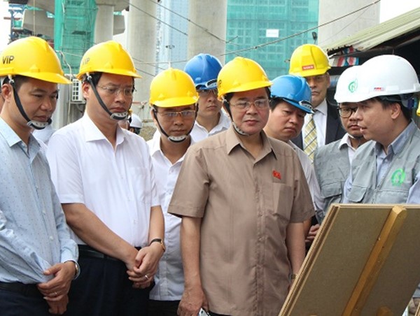 Đoàn giám sát của QH khảo sát 2 công trình giao thông trọng điểm tại Hà Nội