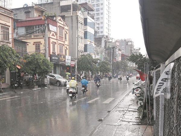 Tai nạn rình rập trên đường Minh Khai