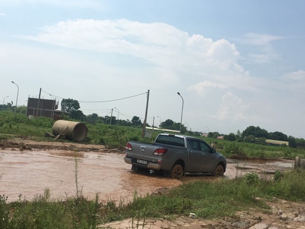 Mê Linh: Khổ vì đường chằng chịt ổ voi, ổ gà