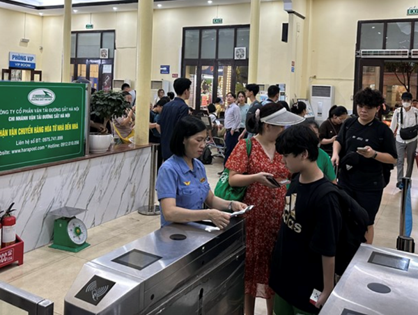 Đường sắt chính thức mở bán vé tàu Hè 2025