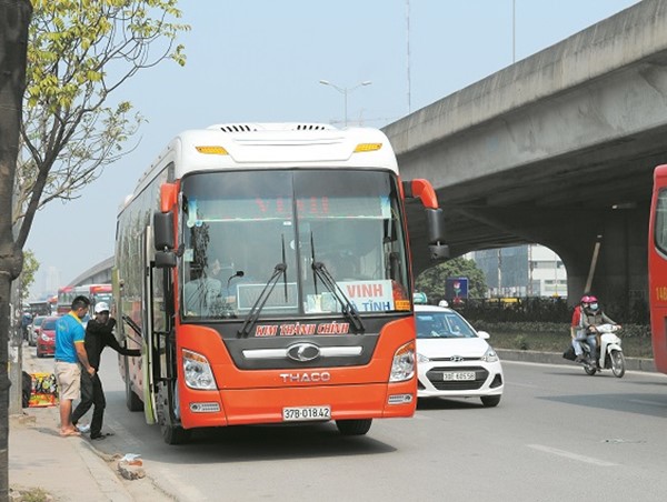 Nghỉ lễ lại lo “xe dù, bến cóc”