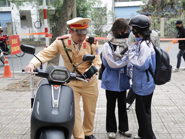 Hà Nội tăng cường xử lý học sinh vi phạm luật giao thông