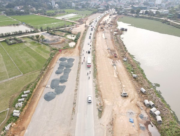 Nhà thầu thi công QL6: “Có mặt bằng đến đâu, chúng tôi thi công ngay tới đấy“