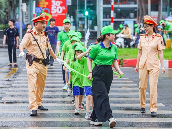 ​  Giáo dục pháp luật về giao thông từ sớm cho học sinh tiểu học