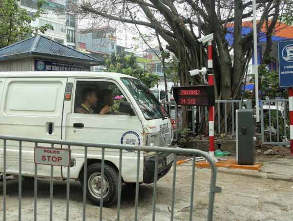 Đề nghị thu phí không dừng tại các bến xe, bãi đỗ xe