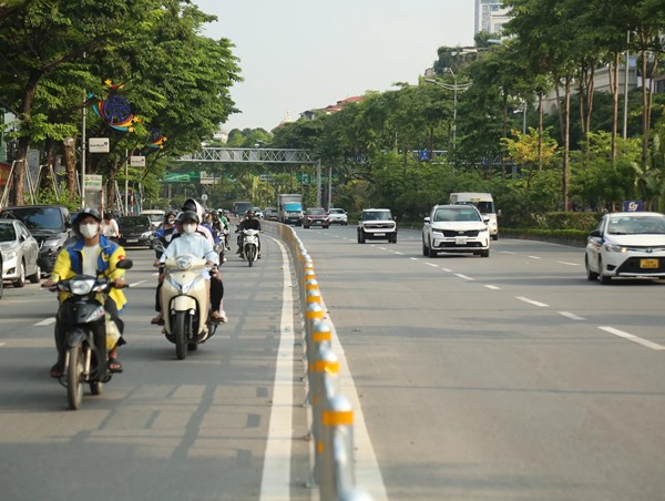 Phân làn bằng rào chắn cứng cho hiệu quả tích cực