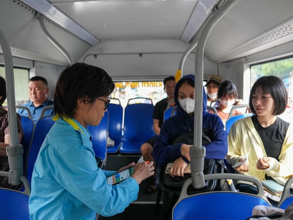 Hà Nội: chất lượng dịch vụ trên các tuyến buýt tiếp tục được nâng cao