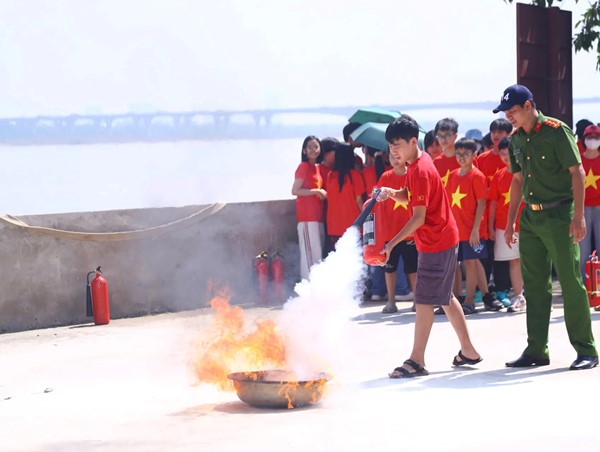 Tập huấn kỹ năng cứu người đuối nước cho học sinh