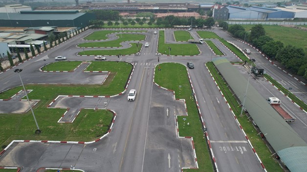 Sát hạch cấp giấy phép lái xe: Cần bỏ phần thi mô phỏng