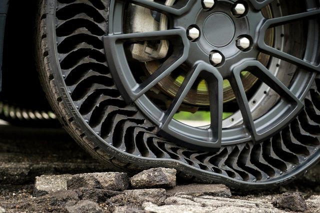 GM và Michelin thử nghiệm lốp không hơi - 1 GM và Michelin thử nghiệm lốp không hơi - 1
