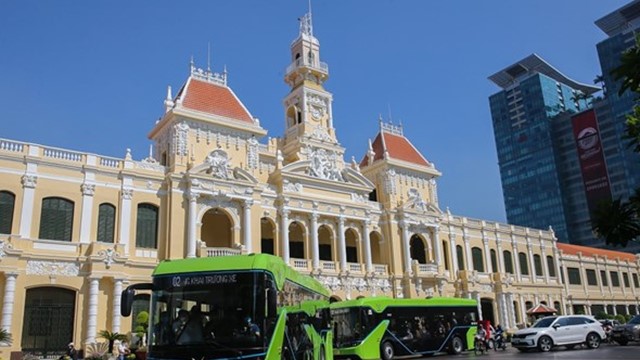 Hà Nội: chuẩn bị vận hành 5 tuyến xe buýt điện nhỏ và trung bình