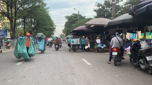 Phường Hoàng Văn Thụ, quận Hoàng Mai: Lộn xộn chợ đầu mối phía Nam