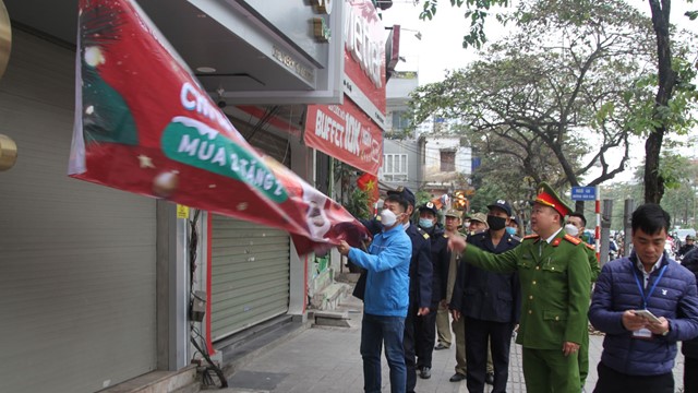 Phường Liễu Giai: Tăng cường xử lý vi phạm trật tự đô thị dịp cuối năm