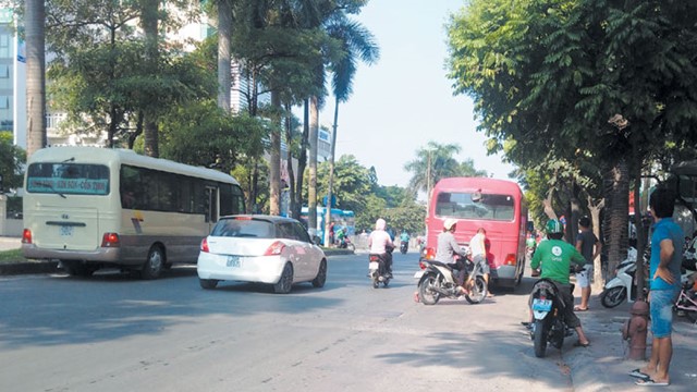 Hà Nội: Lộn xộn trên phố Kim Đồng