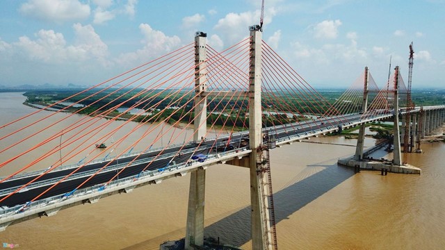 Chính thức thu phí cầu Bạch Đằng trên cao tốc Hạ Long - Hải Phòng từ ngày 15/10