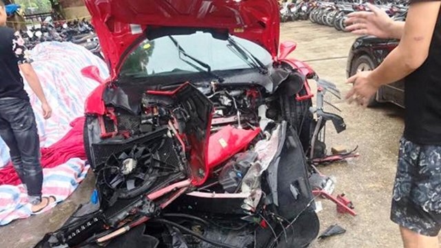 Siêu xe của ca sĩ Tuấn Hưng gặp nạn trên cao tốc Nội Bài - Lào Cai