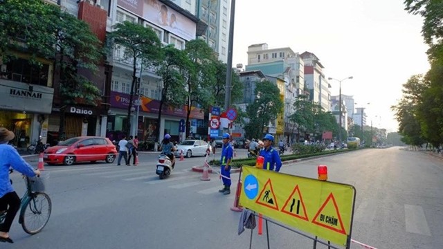 Phân luồng giao thông phố Kim Mã phục vụ thi công đường sắt đô thị