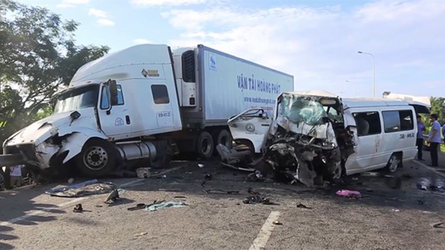 Gần 6.700 người chết trong khoảng 15.000 vụ tai nạn giao thông