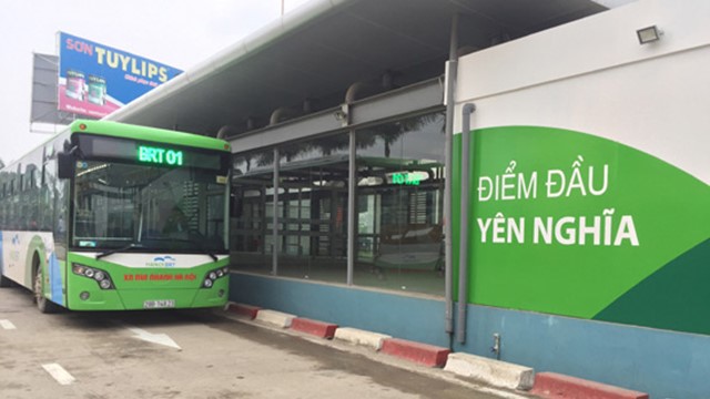 Sau 3 tuần thí điểm thẻ vé điện tử trên tuyến buýt nhanh: Đang phát huy hiệu quả