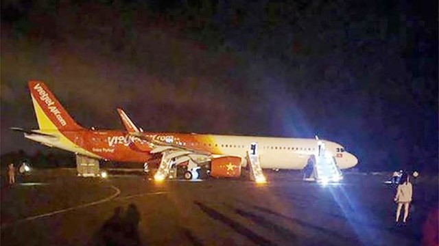 Máy bay Vietjet gặp sự cố, nhiều hành khách phải nhập viện kiểm tra
