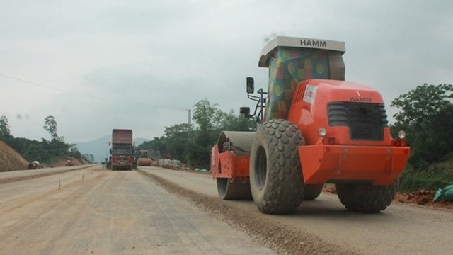 Vốn bảo trì mới đáp ứng trên 34% nhu cầu sửa đường