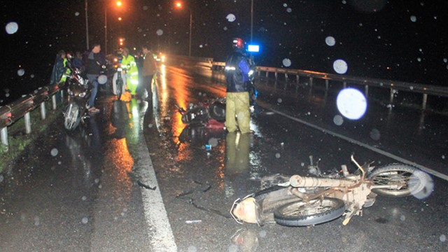 Truy tìm ô tô tông 3 xe máy trên QL 1A rồi bỏ trốn