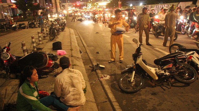 ‘Tai nạn liên hoàn’ – Sự xuống cấp của đạo đức lái xe